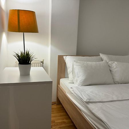 Central Elegance Apartments Skopje Bagian luar foto