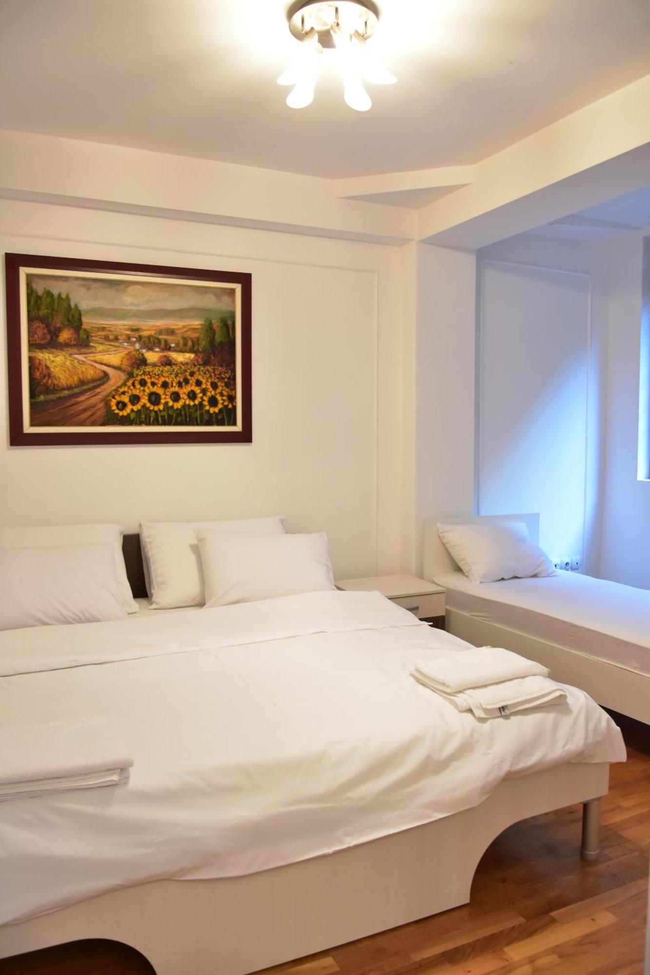 Central Elegance Apartments Skopje Bagian luar foto