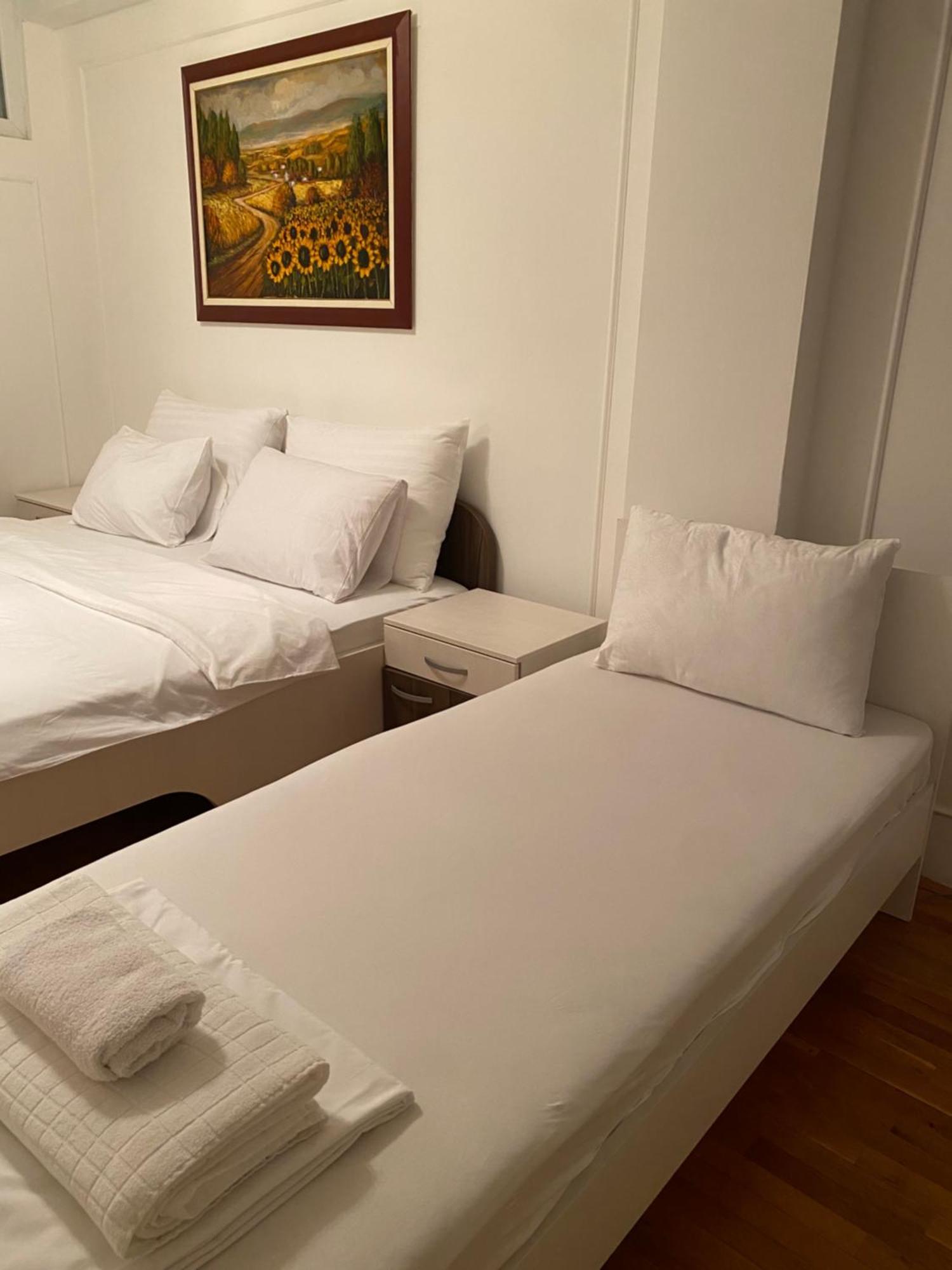 Central Elegance Apartments Skopje Bagian luar foto